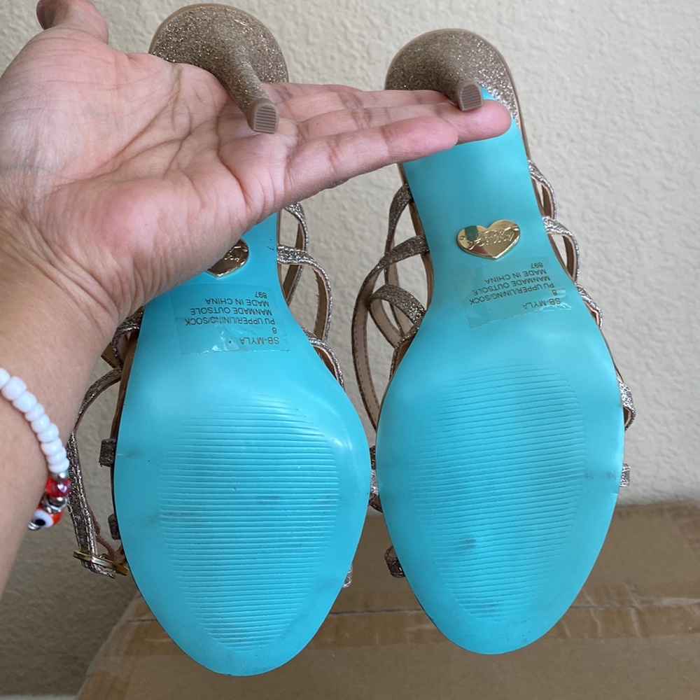 Heels - Picture 4 of 5